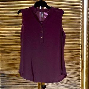 Womens sleeveless v neck blouse xl